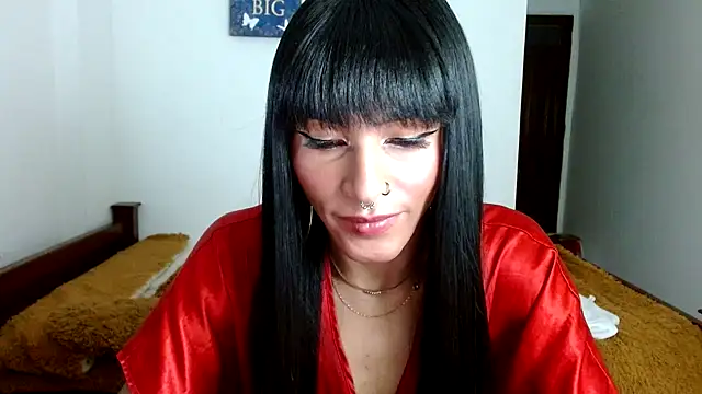 Snapshot of carolinemiller7 chatting on December 4, 5:43 am carolinemiller7 online show from December 4, 5:43 am