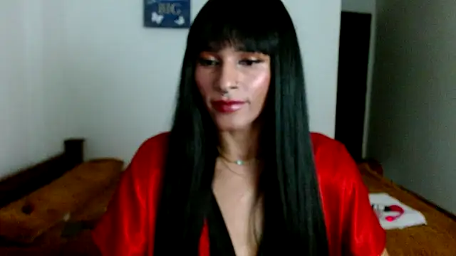 Snapshot of carolinemiller7 chatting on December 6, 8:21 am carolinemiller7 online show from December 6, 8:21 am