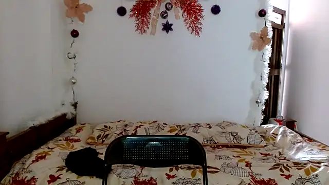 Snapshot of carolinemiller7 chatting on December 29, 6:38 pm carolinemiller7 online show from December 29, 6:38 pm
