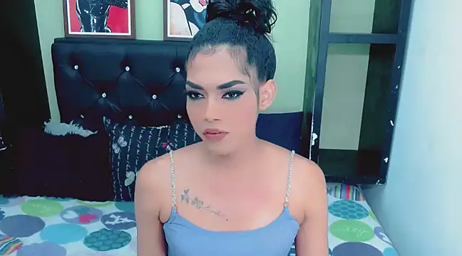 Snapshot of Amanda_bigx chatting on January 1, 1:15 am Amanda bigx online show from January 1, 1:15 am