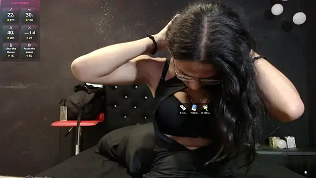 Snapshot of EmilyGomezLS chatting on March 11, 11:33 am EmilyGomezLS online show from March 11, 11:33 am