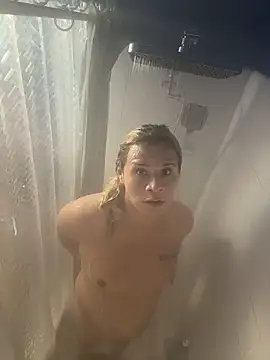 allissonw13 online show from December 20, 9:26 am