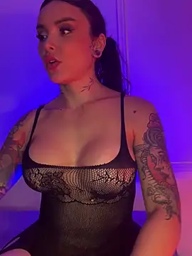 Snapshot of Ela_Doll_ chatting on January 14, 11:27 pm Ela Doll online show from January 14, 11:27 pm
