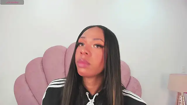 Snapshot of Nicole_Paradise chatting on January 22, 1:11 pm Nicole Paradise online show from January 22, 1:11 pm