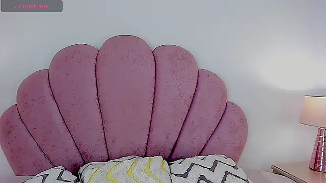 Snapshot of Nicole_Paradise chatting on October 9, 12:50 pm Nicole Paradise online show from October 9, 12:50 pm