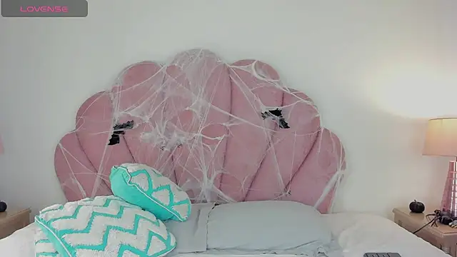 Nicole Paradise online show from October 15, 12:38 pm