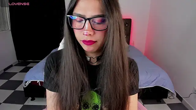 Snapshot of paula_kawaiifu_ chatting on January 7, 1:54 pm paula kawaiifu online show from January 7, 1:54 pm