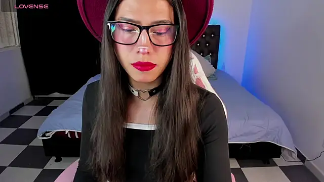 Snapshot of paula_kawaiifu_ chatting on January 8, 2:14 pm paula kawaiifu online show from January 8, 2:14 pm