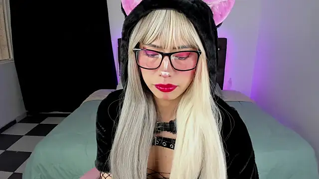 Snapshot of paula_kawaiifu_ chatting on February 12, 2:44 pm paula kawaiifu online show from February 12, 2:44 pm