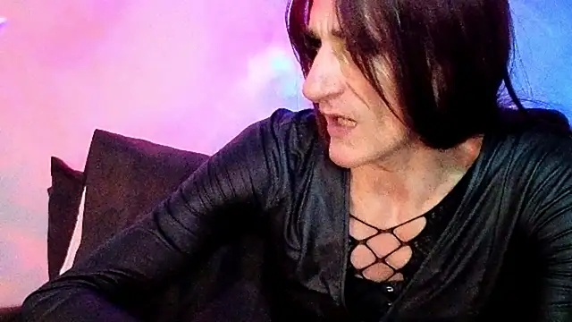 Snapshot of LuvNuk chatting on December 30, 4:51 pm LuvNuk online show from December 30, 4:51 pm
