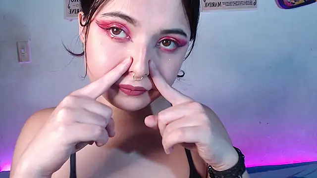 Snapshot of elizabethtaylorxxx chatting on December 16, 9:41 pm elizabethtaylorxxx online show from December 16, 9:41 pm
