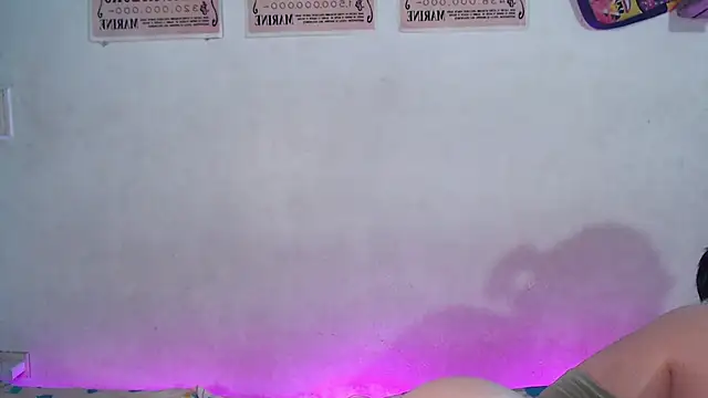 Snapshot of elizabethtaylorxxx chatting on January 11, 12:12 am elizabethtaylorxxx online show from January 11, 12:12 am