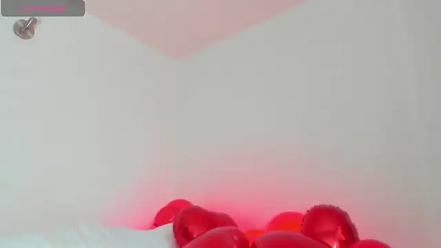 Snapshot of honeyann08 chatting on February 13, 8:34 pm honeyann08 online show from February 13, 8:34 pm