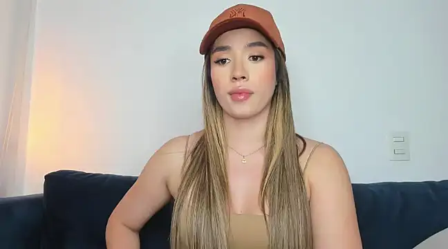 Snapshot of honeyann08 chatting on March 21, 10:17 pm honeyann08 online show from March 21, 10:17 pm