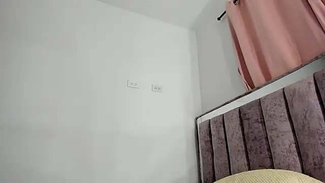 Snapshot of jessimegansexi chatting on January 22, 3:31 am jessimegansexi online show from January 22, 3:31 am