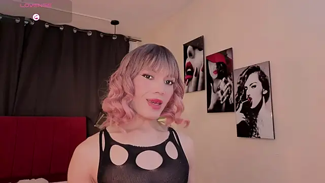 Megan Do Santos online show from October 14, 8:53 pm