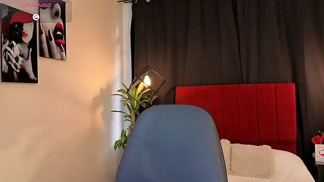 Megan Do Santos online show from October 16, 9:14 pm