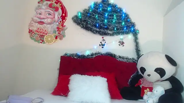 Snapshot of Luluu_08 chatting on December 21, 1:53 pm Luluu 08 online show from December 21, 1:53 pm