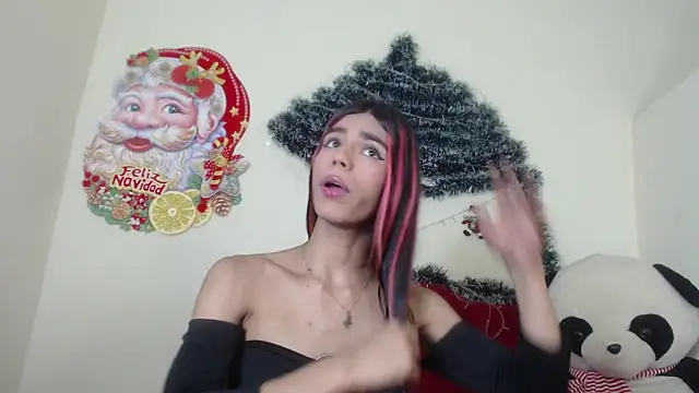 Snapshot of Luluu_08 chatting on December 31, 3:53 pm Luluu 08 online show from December 31, 3:53 pm