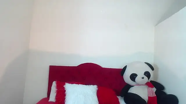 Snapshot of Luluu_08 chatting on February 26, 2:03 pm Luluu 08 online show from February 26, 2:03 pm
