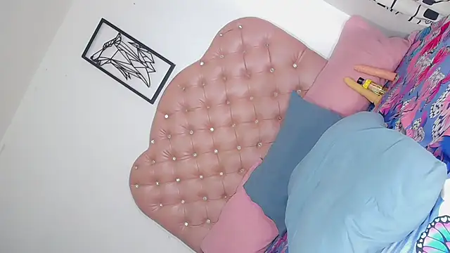 Snapshot of Aslhy_Goddessx chatting on February 28, 4:31 pm Aslhy Goddessx online show from February 28, 4:31 pm