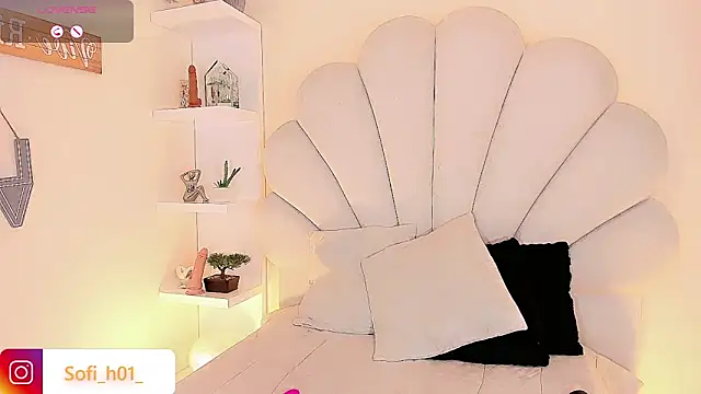 Snapshot of Sofi_hdz chatting on October 9, 1:23 pm Sofi hdz online show from October 9, 1:23 pm