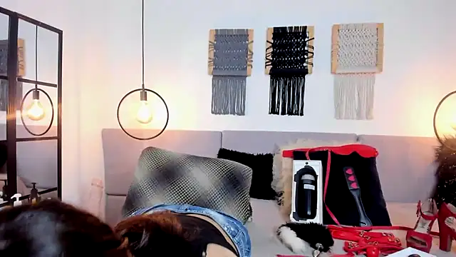 Snapshot of Sweet_camille chatting on January 23, 2:33 am Sweet camille online show from January 23, 2:33 am