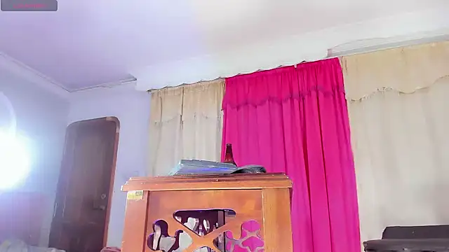 Snapshot of Jimena_Grey chatting on September 21, 5:57 am Jimena Grey online show from September 21, 5:57 am