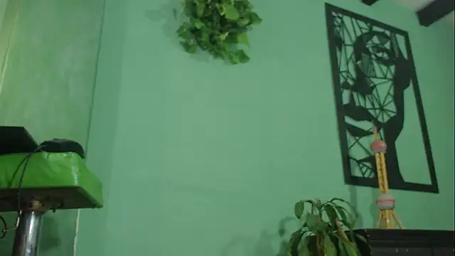 Snapshot of thirstymoonxx chatting on October 9, 4:47 am thirstymoonxx online show from October 9, 4:47 am
