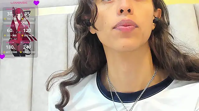 Snapshot of FreyaMoller chatting on December 19, 6:34 pm FreyaMoller online show from December 19, 6:34 pm