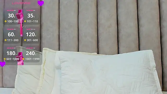 Snapshot of FreyaMoller chatting on February 20, 6:24 pm FreyaMoller online show from February 20, 6:24 pm