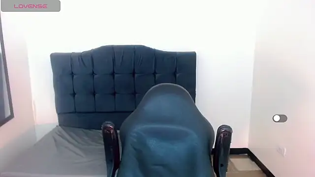 Snapshot of la_ratona_1 chatting on December 30, 5:23 pm la ratona 1 online show from December 30, 5:23 pm