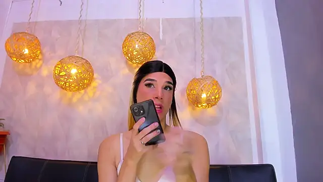 Snapshot of victoria_aleia_ chatting on January 8, 8:18 pm victoria aleia online show from January 8, 8:18 pm