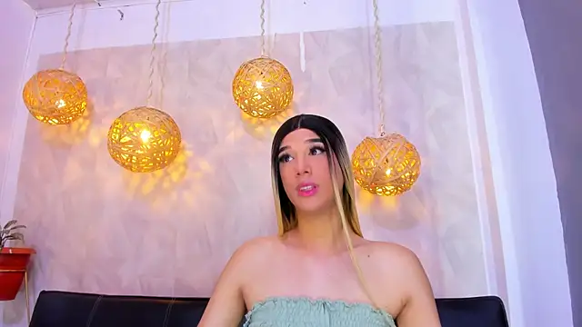 Snapshot of victoria_aleia_ chatting on January 10, 8:26 pm victoria aleia online show from January 10, 8:26 pm