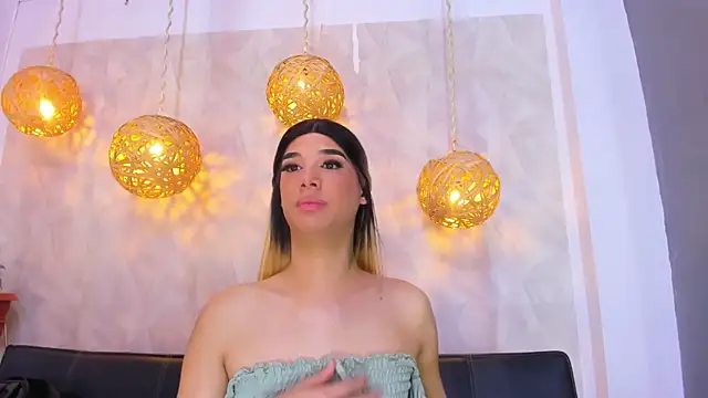 Snapshot of victoria_aleia_ chatting on January 15, 7:01 pm victoria aleia online show from January 15, 7:01 pm