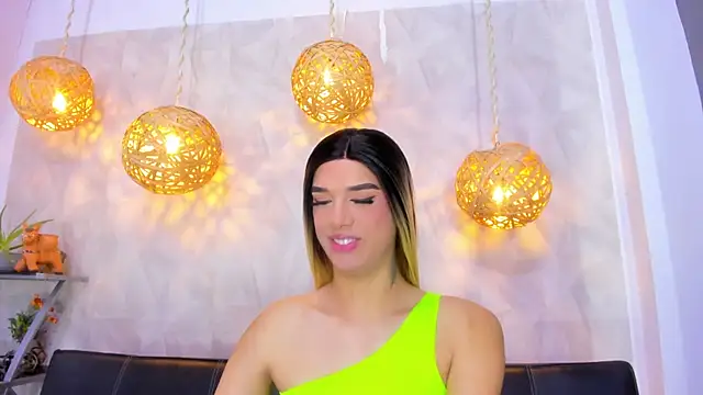 Snapshot of victoria_aleia_ chatting on February 13, 8:45 pm victoria aleia online show from February 13, 8:45 pm