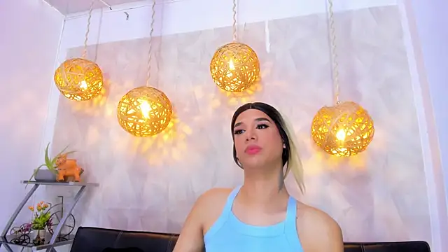 Snapshot of victoria_aleia_ chatting on February 28, 8:28 pm victoria aleia online show from February 28, 8:28 pm