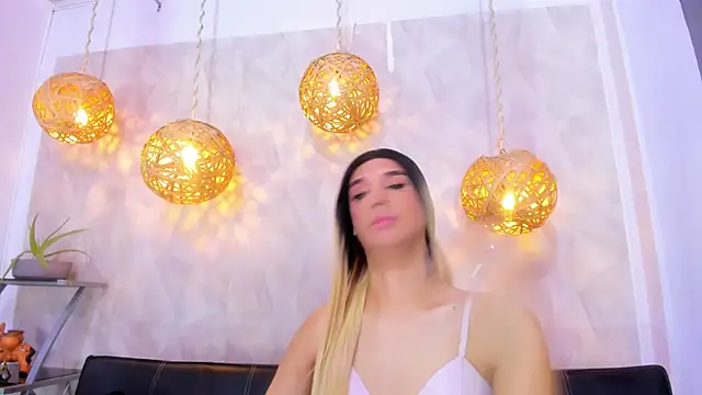 Snapshot of victoria_aleia_ chatting on March 6, 7:39 pm victoria aleia online show from March 6, 7:39 pm