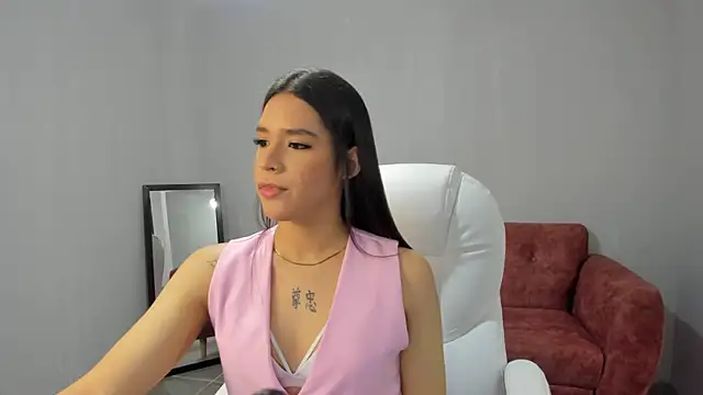 Snapshot of Alice23jones chatting on December 26, 9:04 pm Alice23jones online show from December 26, 9:04 pm