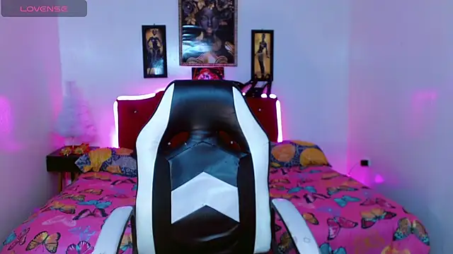 AdharaaMoon online show from November 29, 7:27 pm