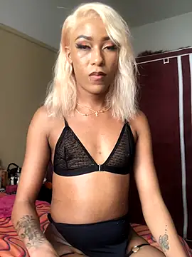 Snapshot of Kylie_Hairy_Bbc chatting on December 7, 6:48 am Kylie Hairy Bbc online show from December 7, 6:48 am