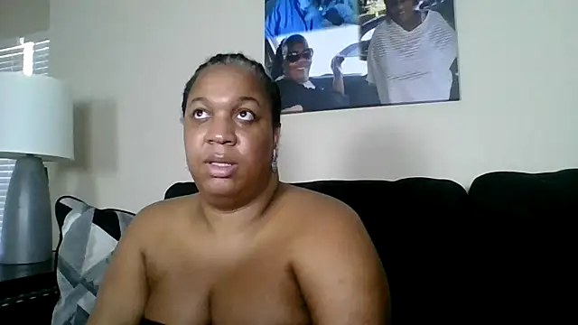 Snapshot of Badgirlbrittt chatting on September 10, 5:45 pm Badgirlbrittt online show from September 10, 5:45 pm