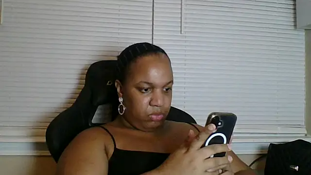 Snapshot of Badgirlbrittt chatting on September 24, 11:55 pm Badgirlbrittt online show from September 24, 11:55 pm