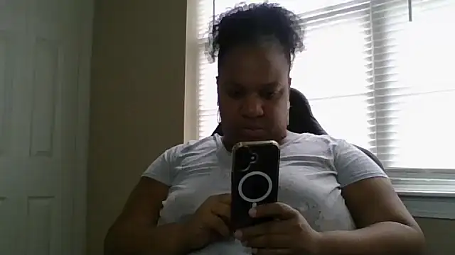 Snapshot of Badgirlbrittt chatting on September 29, 6:07 pm Badgirlbrittt online show from September 29, 6:07 pm