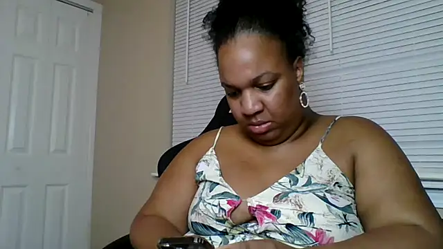 Snapshot of Badgirlbrittt chatting on October 4, 2:34 am Badgirlbrittt online show from October 4, 2:34 am