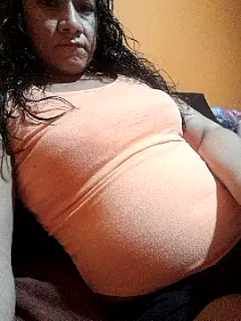 miicheele32 online show from December 24, 8:33 am