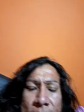 miicheele32 online show from October 1, 7:20 am