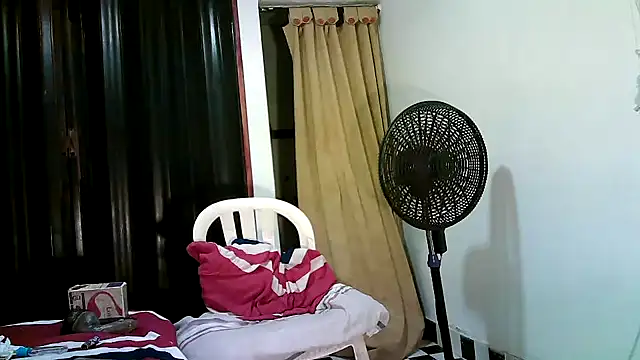 Snapshot of kimmiemm chatting on March 14, 9:48 pm kimmiemm online show from March 14, 9:48 pm