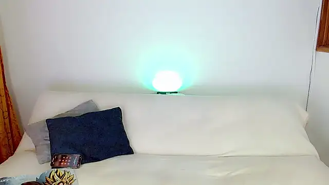Snapshot of laura_sweett120 chatting on March 19, 11:36 pm laura sweett120 online show from March 19, 11:36 pm
