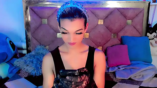 Snapshot of the-horus-girl chatting on December 13, 6:49 pm the-horus-girl online show from December 13, 6:49 pm
